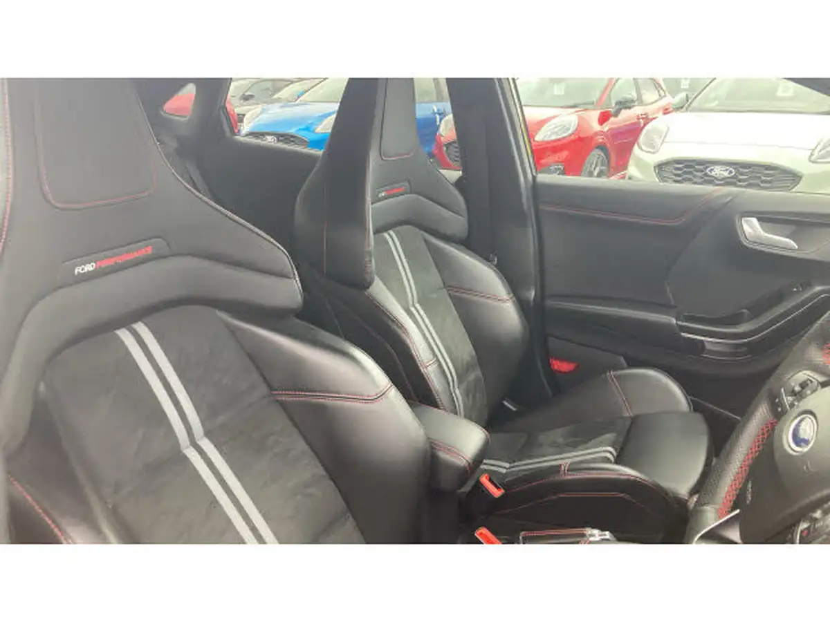 2023-ford-puma-suv-15-st-big-28