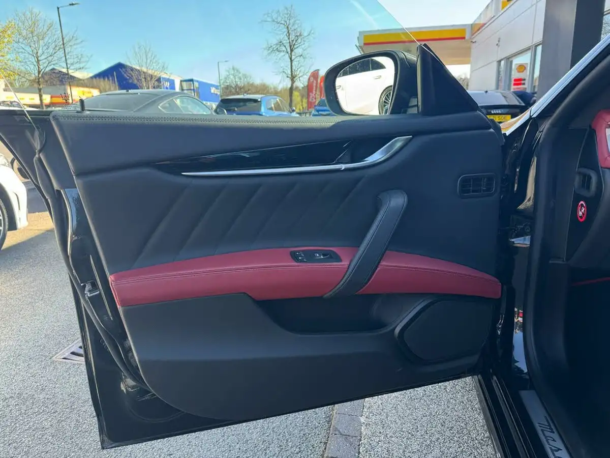 2022-maserati-ghibli-30-modena-350ps-big-25