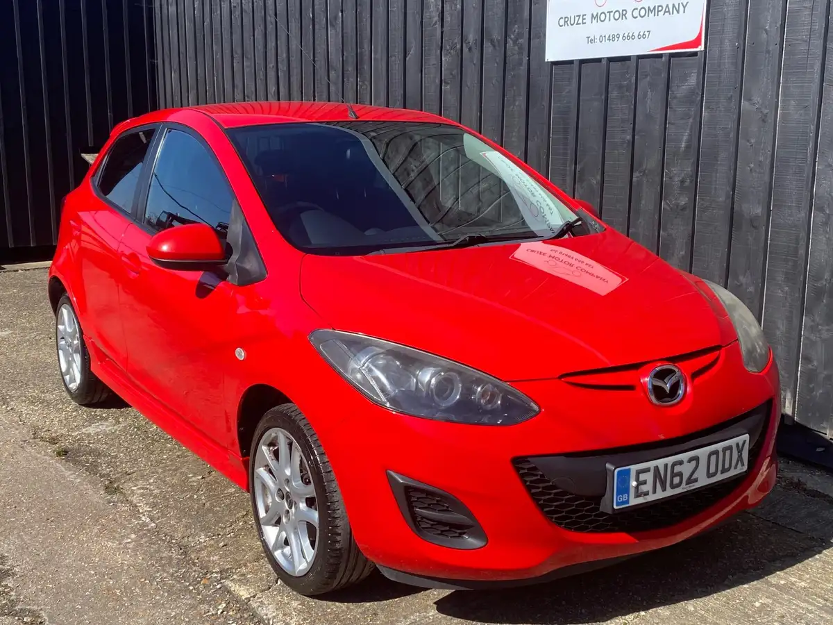 2013-mazda-mazda2-13-tamura-5d-big-13