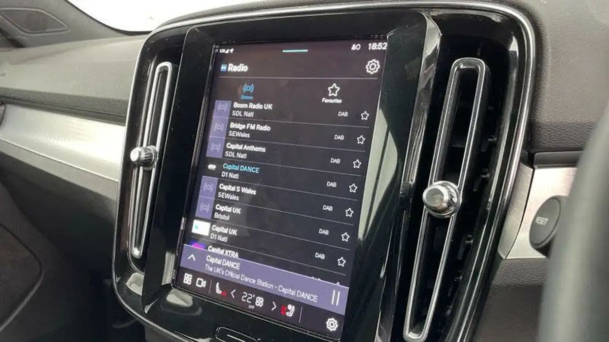 2024-volvo-xc40-20-b4-plus-big-11