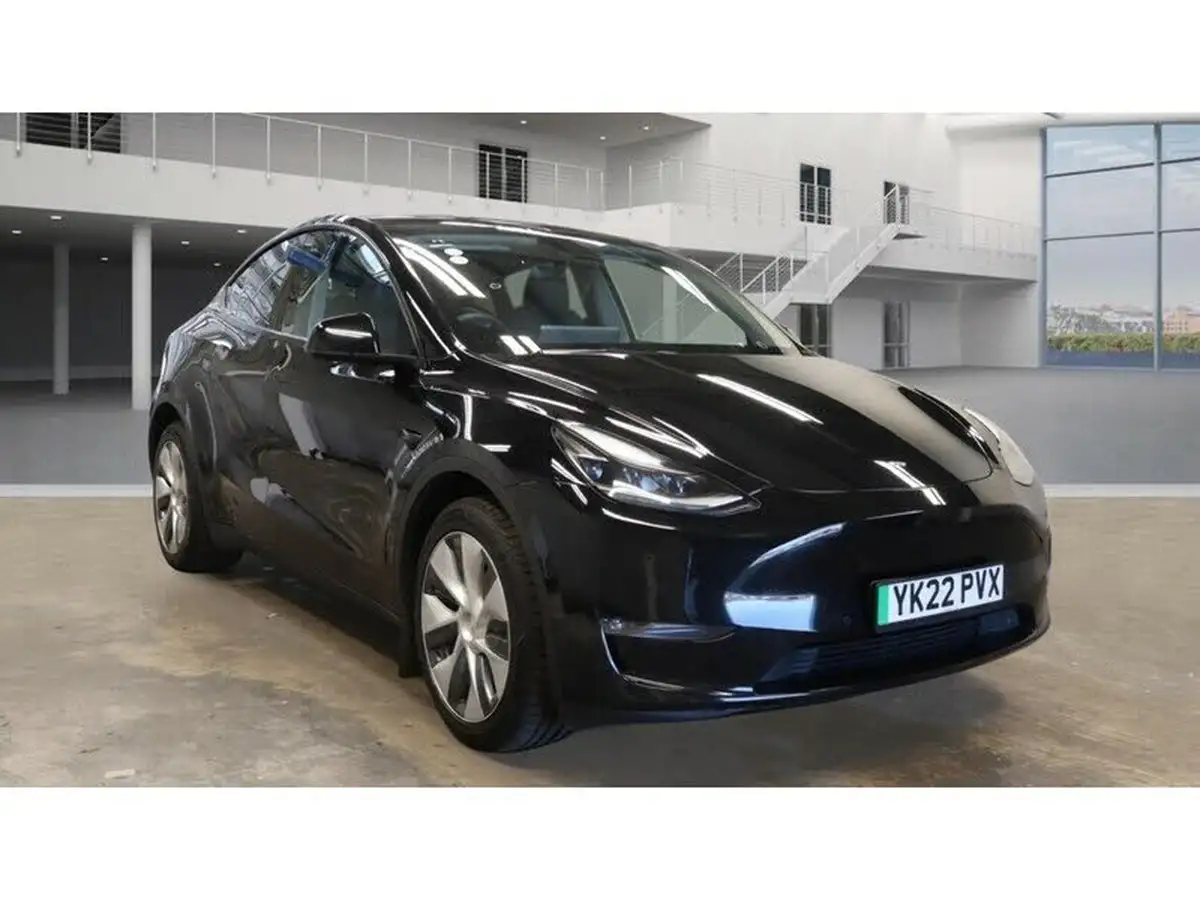 2022-tesla-model-y-e-long-range-big-0