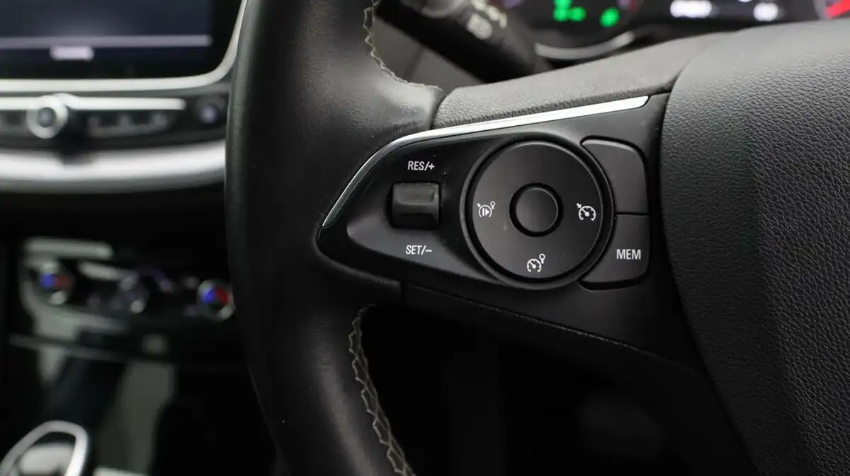2020-vauxhall-grandland-x-12-sri-nav-auto-big-20