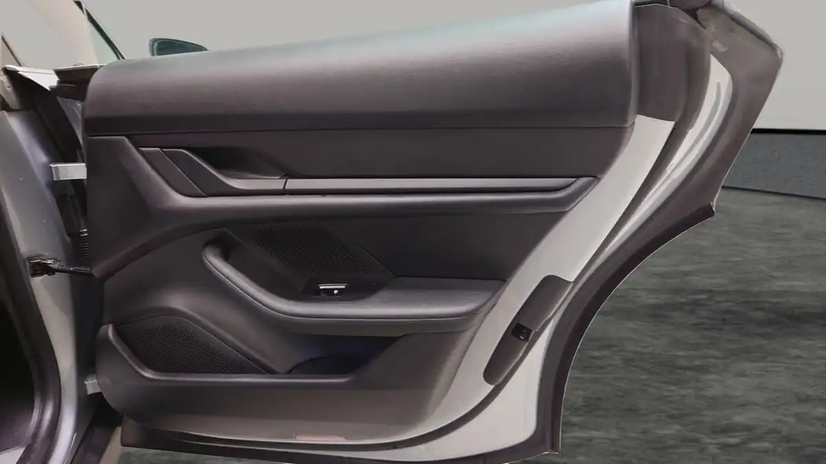 2021-porsche-taycan-e-4s-571ps-performance-battery-plus-big-32