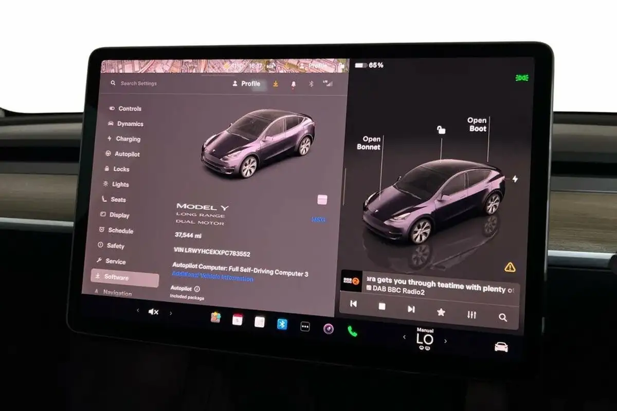 2023-tesla-model-y-e-long-range-big-10