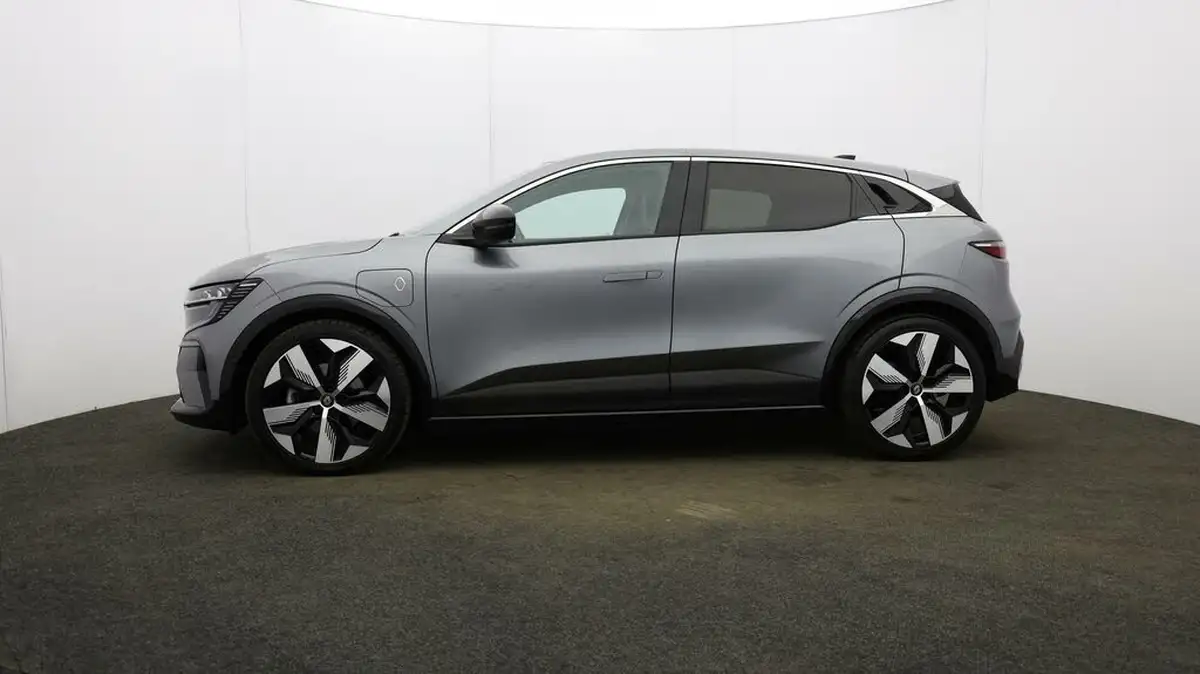 2023-renault-megane-e-tech-e-techno-big-61