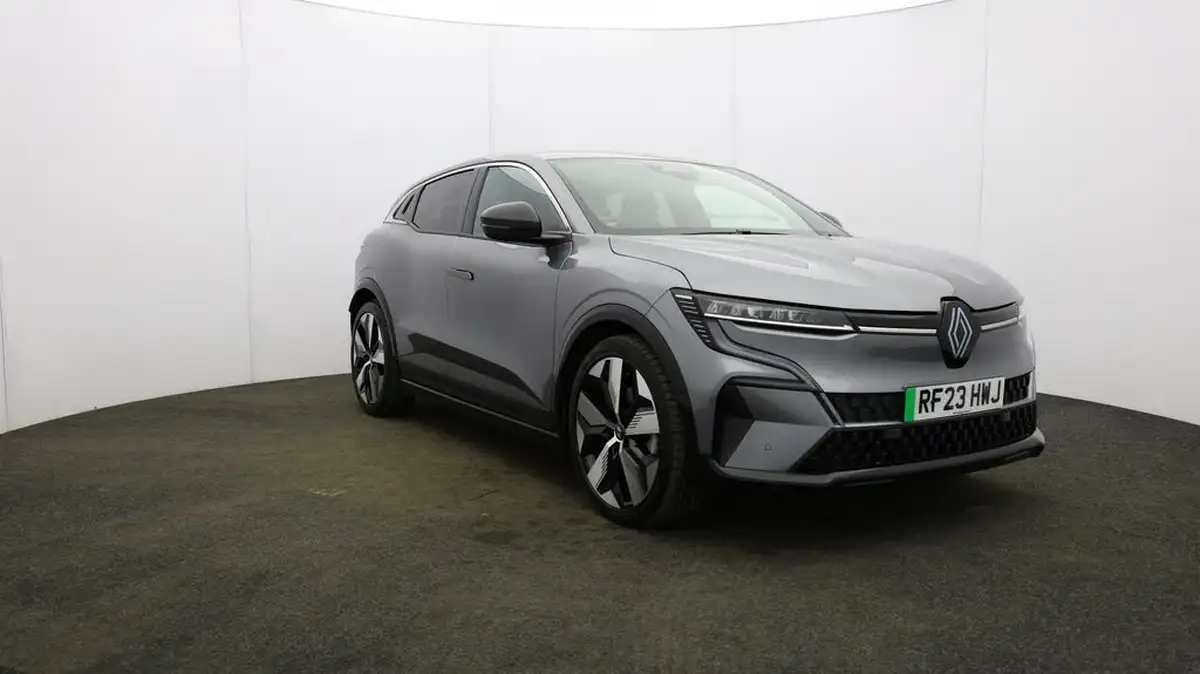2023-renault-megane-e-tech-e-techno-big-37