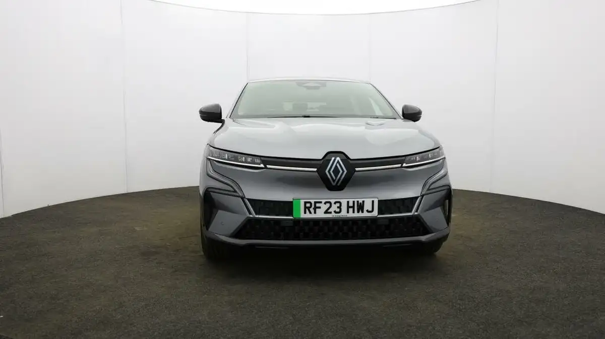 2023-renault-megane-e-tech-e-techno-big-33