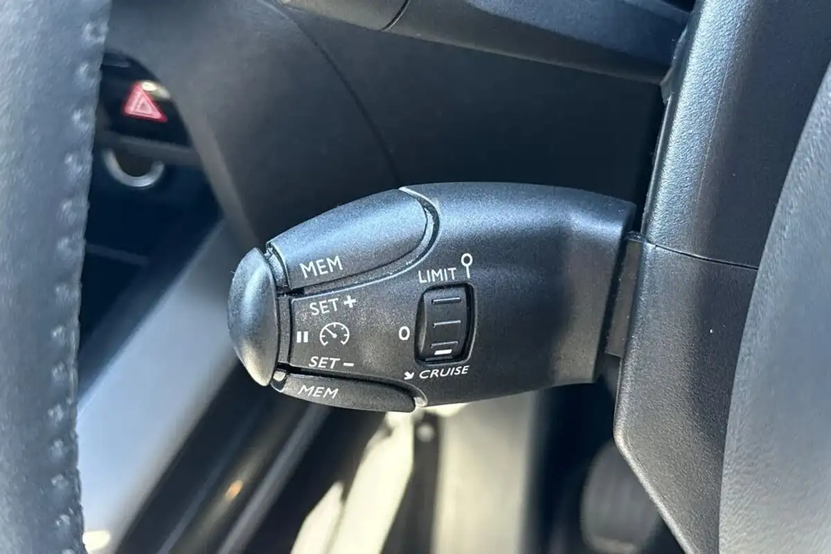 2019-citroen-c5-aircross-12-puretech-flair-big-27