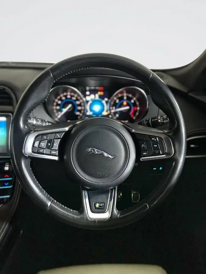 2019-jaguar-f-pace-20-i4d-r-sport-163ps-ss-big-17