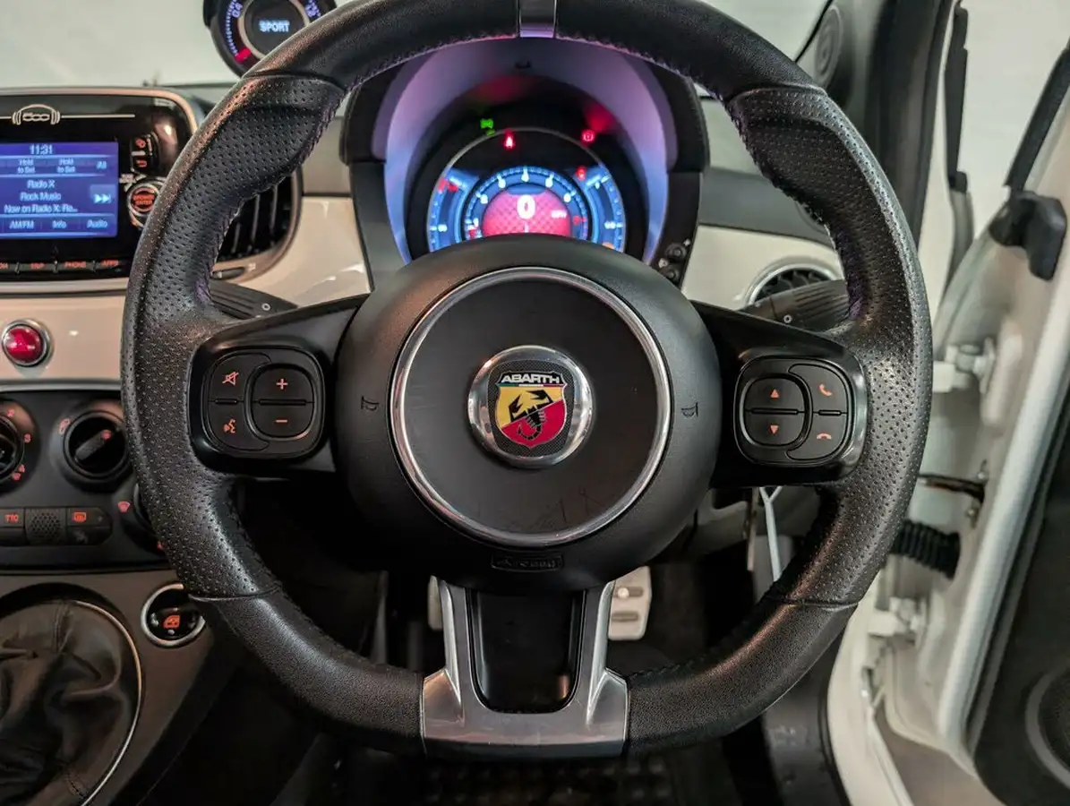2018-abarth-595-14-tjet-big-23