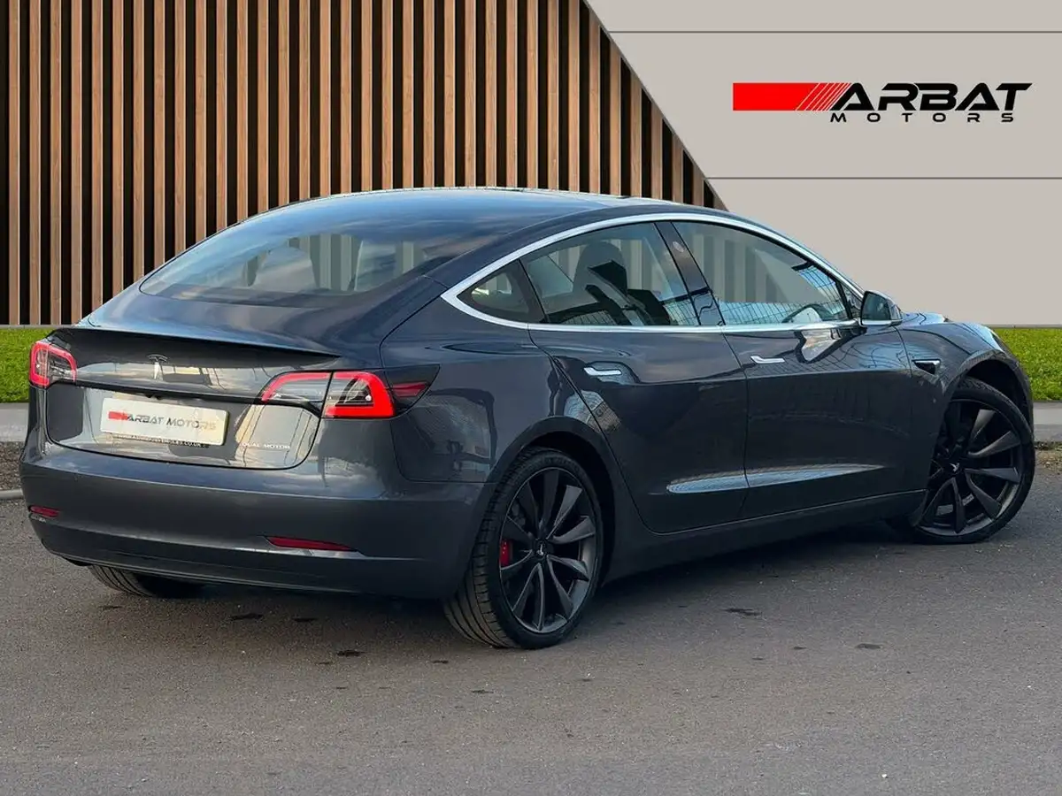 2020-tesla-model-3-e-performance-big-16