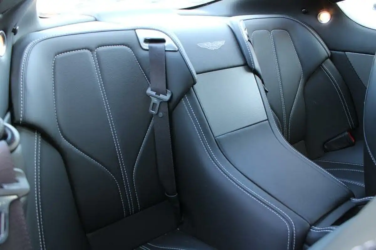 2015-aston-martin-db9-59-carbon-edition-big-20