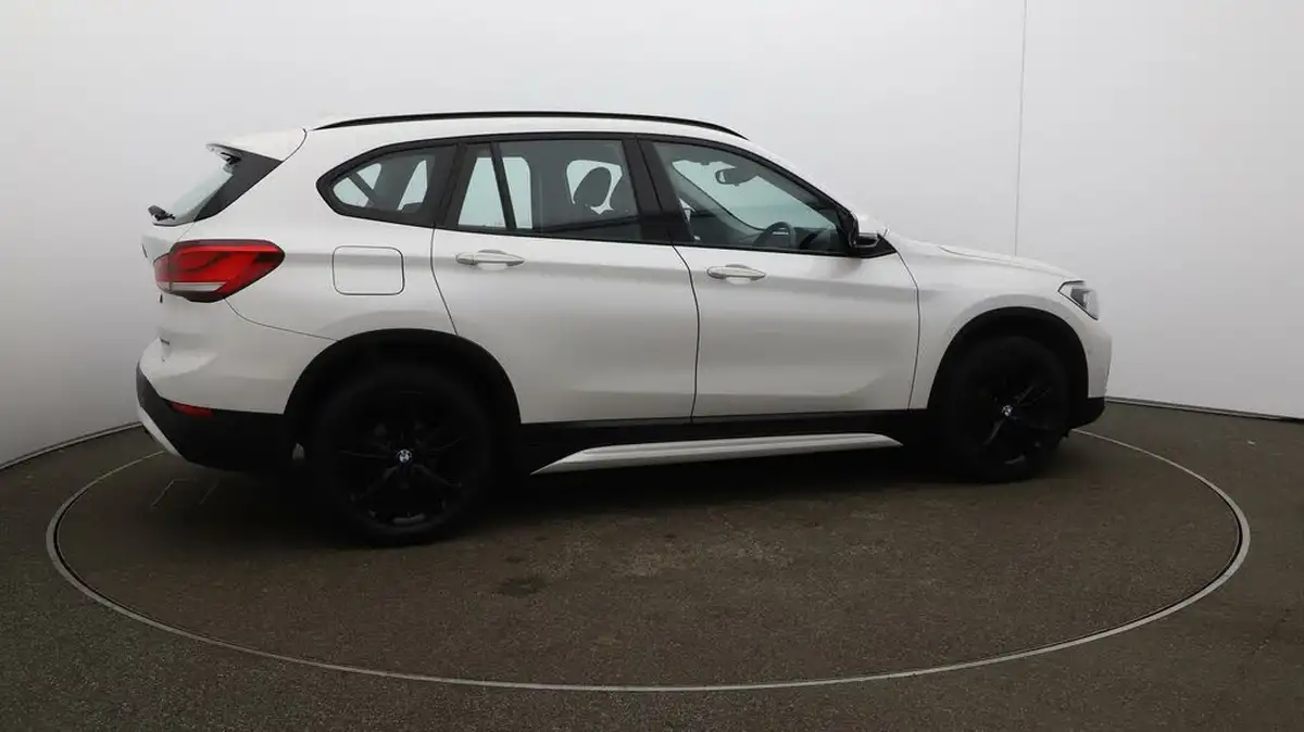 2020-bmw-x1-15-sdrive18i-sport-big-46
