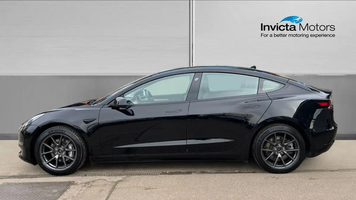 2021-tesla-model-3-e-long-range-awd-big-5