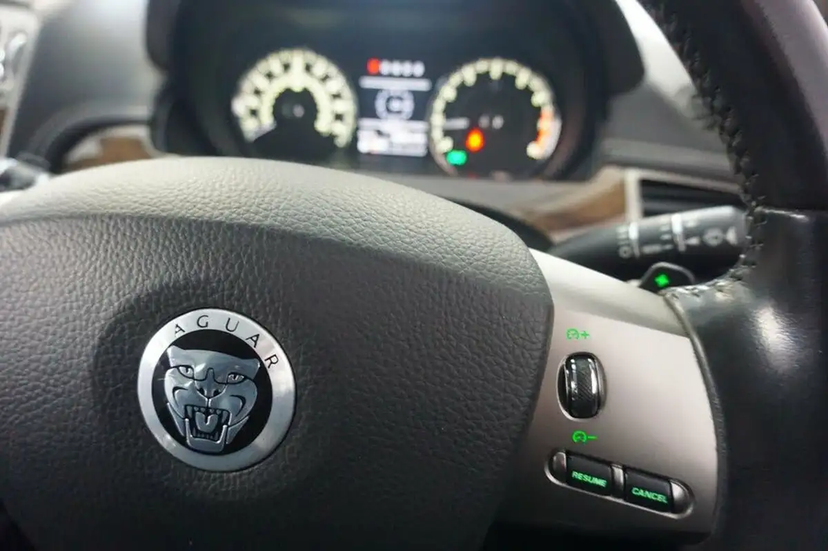 2010-jaguar-xk-50-coupe-big-34
