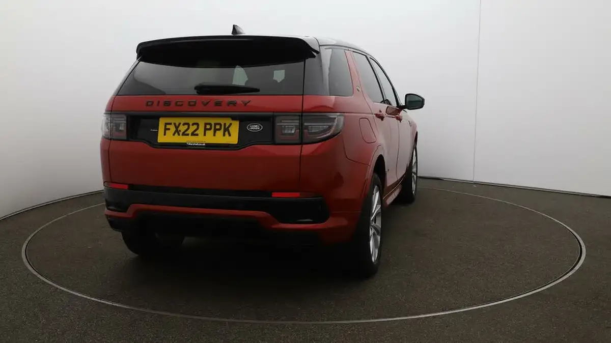 2022-land-rover-discovery-sport-15-p300e-r-dynamic-hse-big-50
