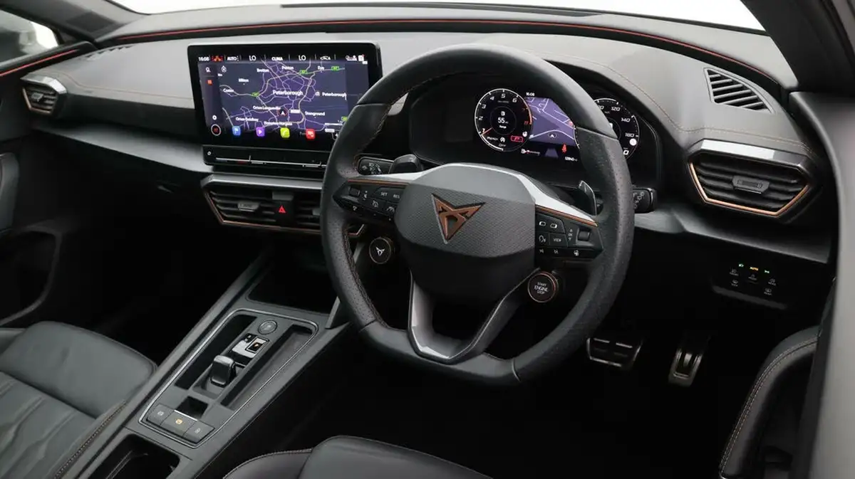 2023-cupra-leon-nf-20-tsi-vz3-300ps-hatchback-big-9