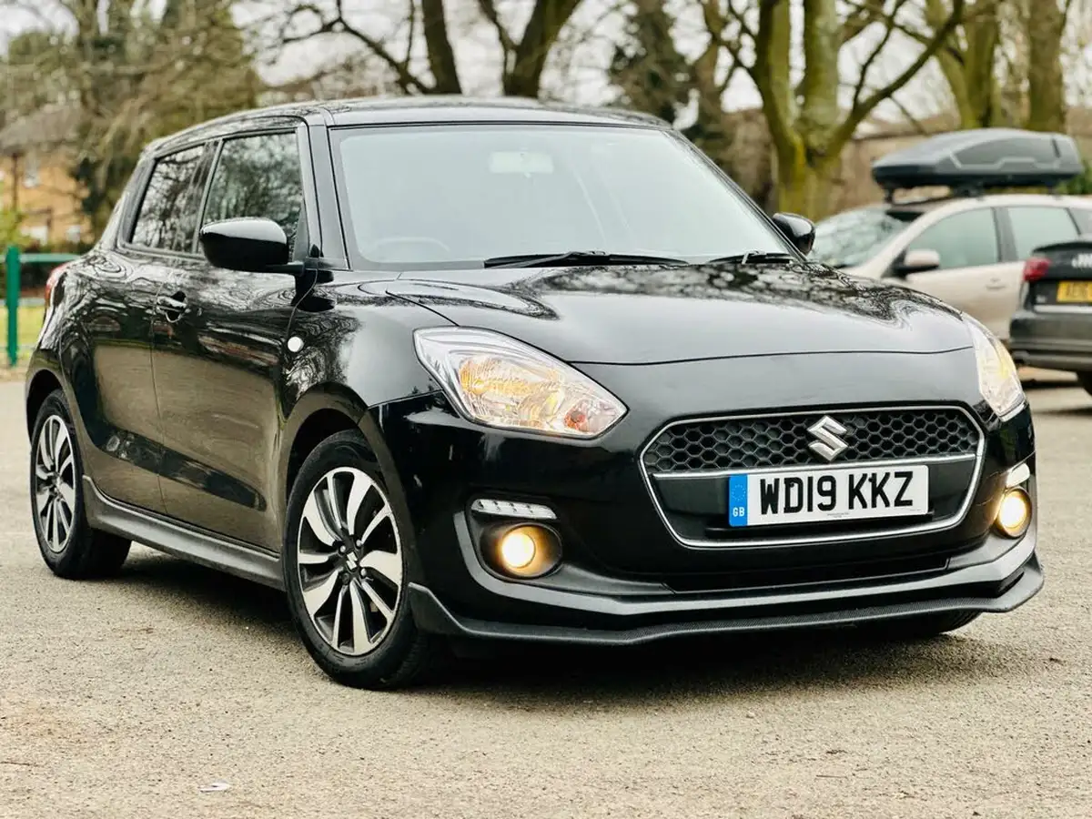 2019-suzuki-swift-12-dualjet-attitude-big-0