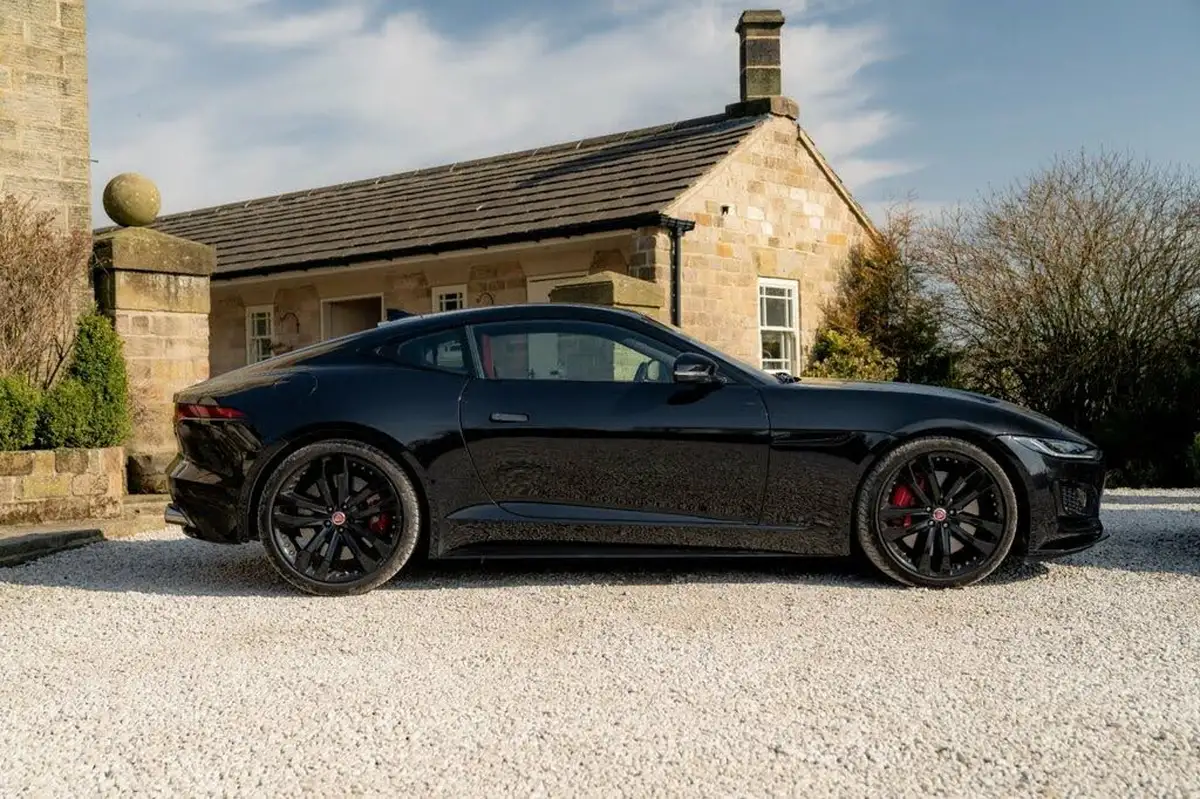 2022-jaguar-f-type-50-v8-p450-r-dynamic-black-awd-coupe-big-8