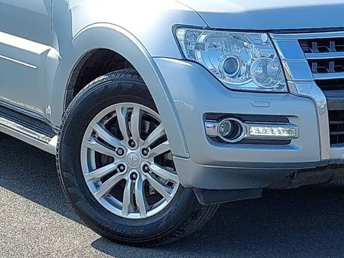 2017-mitsubishi-shogun-32td-sg3-187bhp-big-8