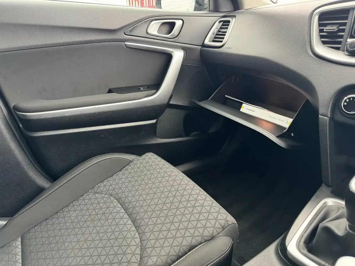 2021-kia-ceed-16crdi-2-nav-134bhp-48v-mhev-sportswagon-big-29