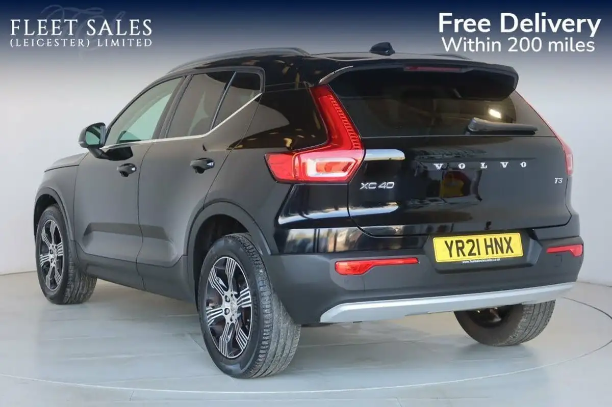 2021-volvo-xc40-15-t3-inscription-161bhp-big-3