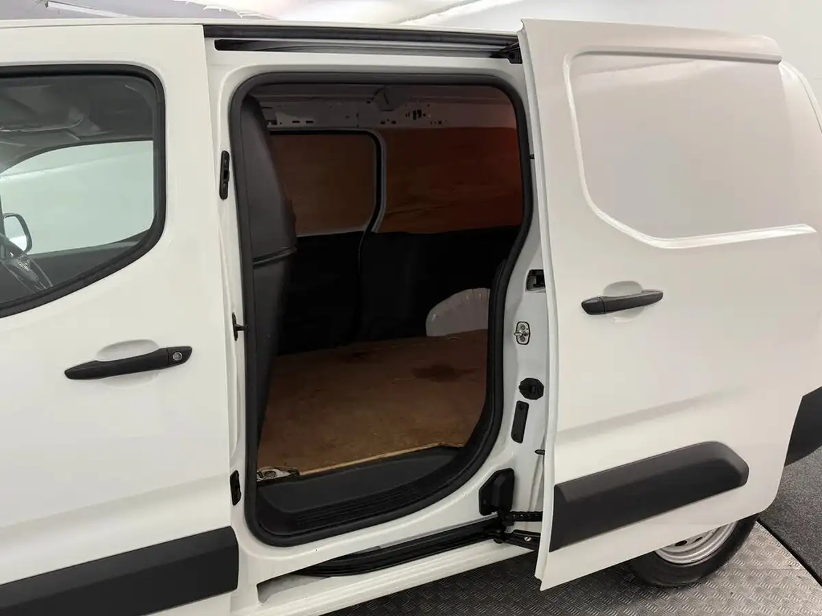 2021-vauxhall-combo-15cdti-dynamic-2300-100pseu6dt-l2h1-panel-big-21
