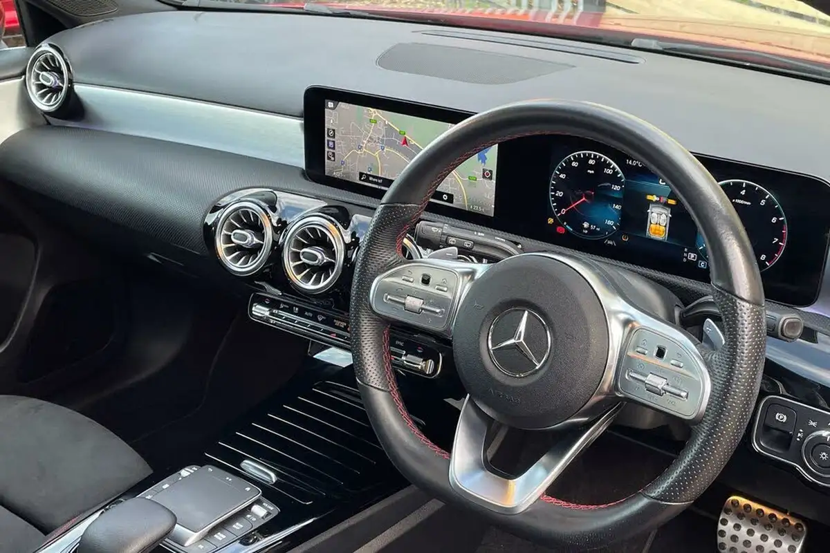 2020-mercedes-benz-a-class-20-a250-amg-line-premium-plus-hatchback-5d-big-26