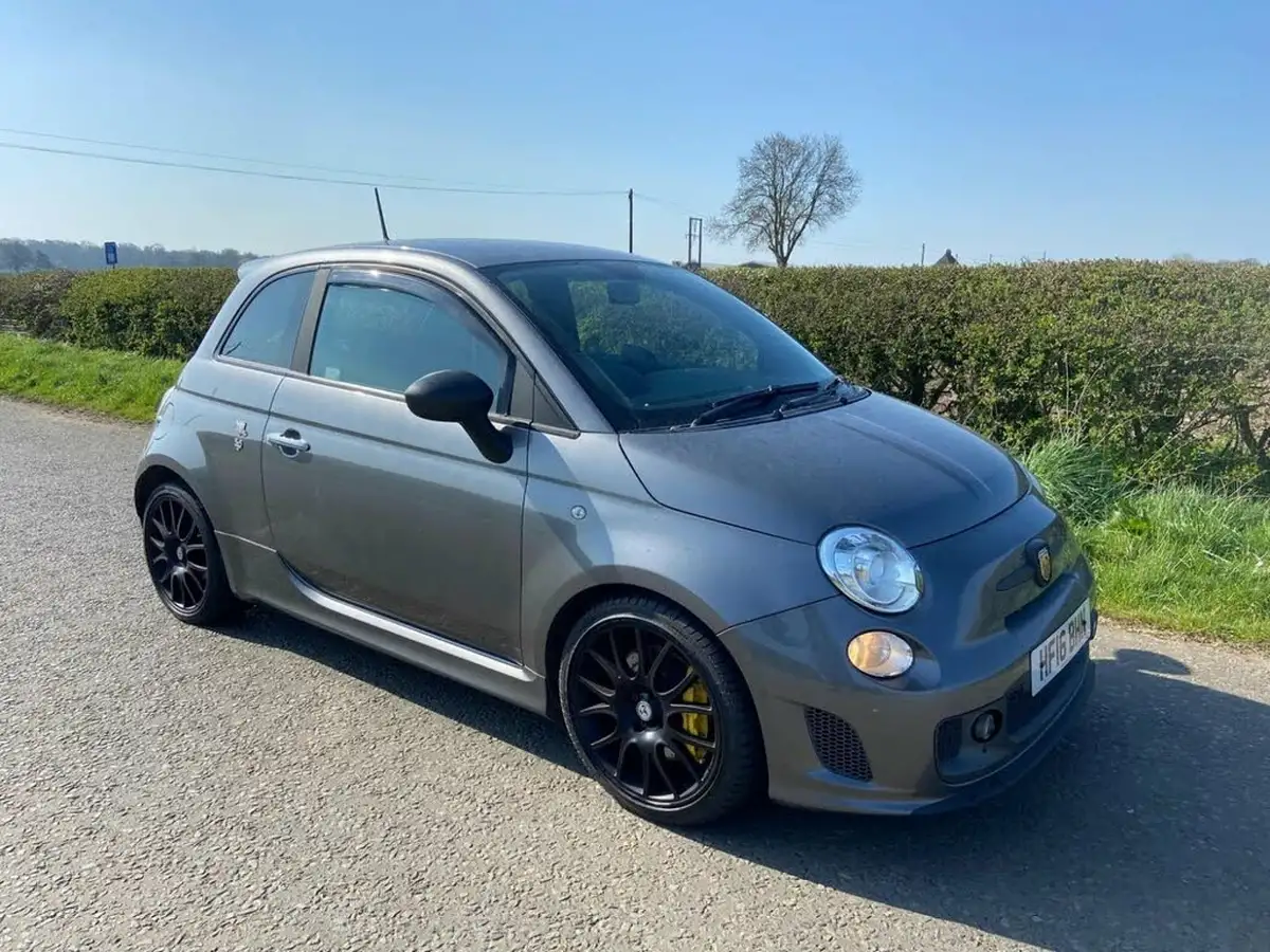 2016-abarth-500-14-tjet-595-competizione-big-4