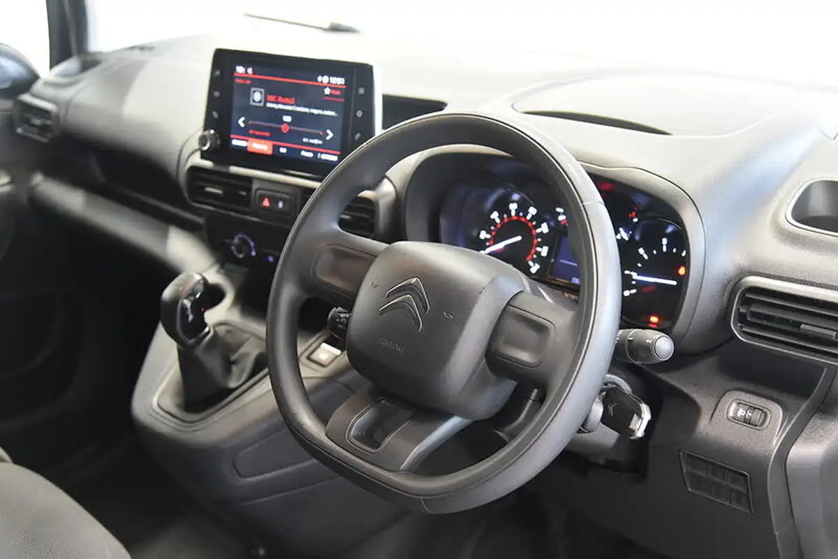2020-citroen-berlingo-15bluehdi-1000-enterprise-100pseu6dt-e-ss-panel-big-7
