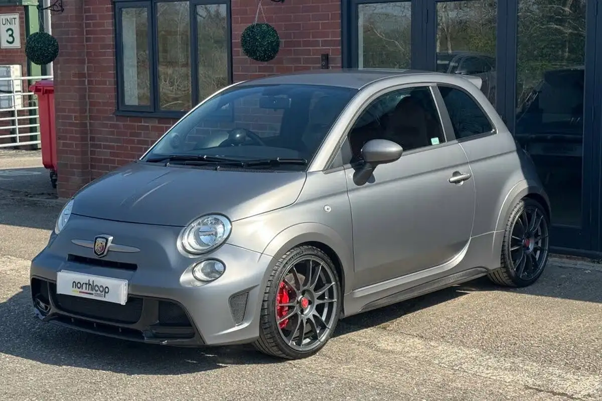 2016-abarth-500-14-tjet-695-biposto-big-14