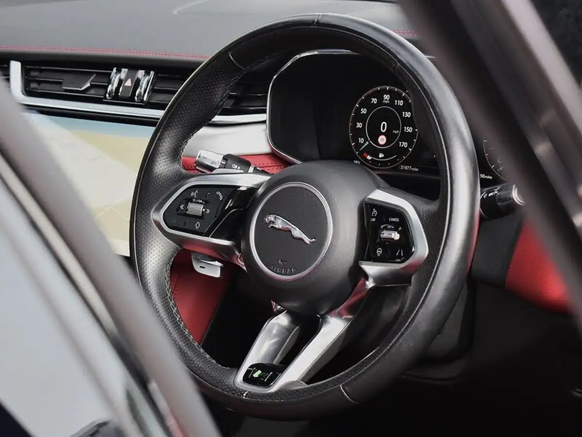 2021-jaguar-f-pace-20-p250-r-dynamic-se-big-15