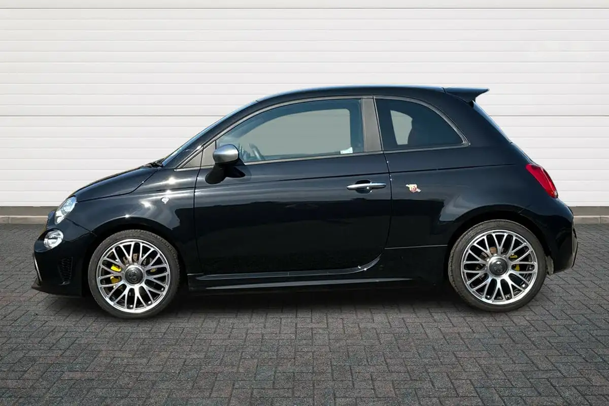 2022-abarth-595-14-tjet-turismo-big-13