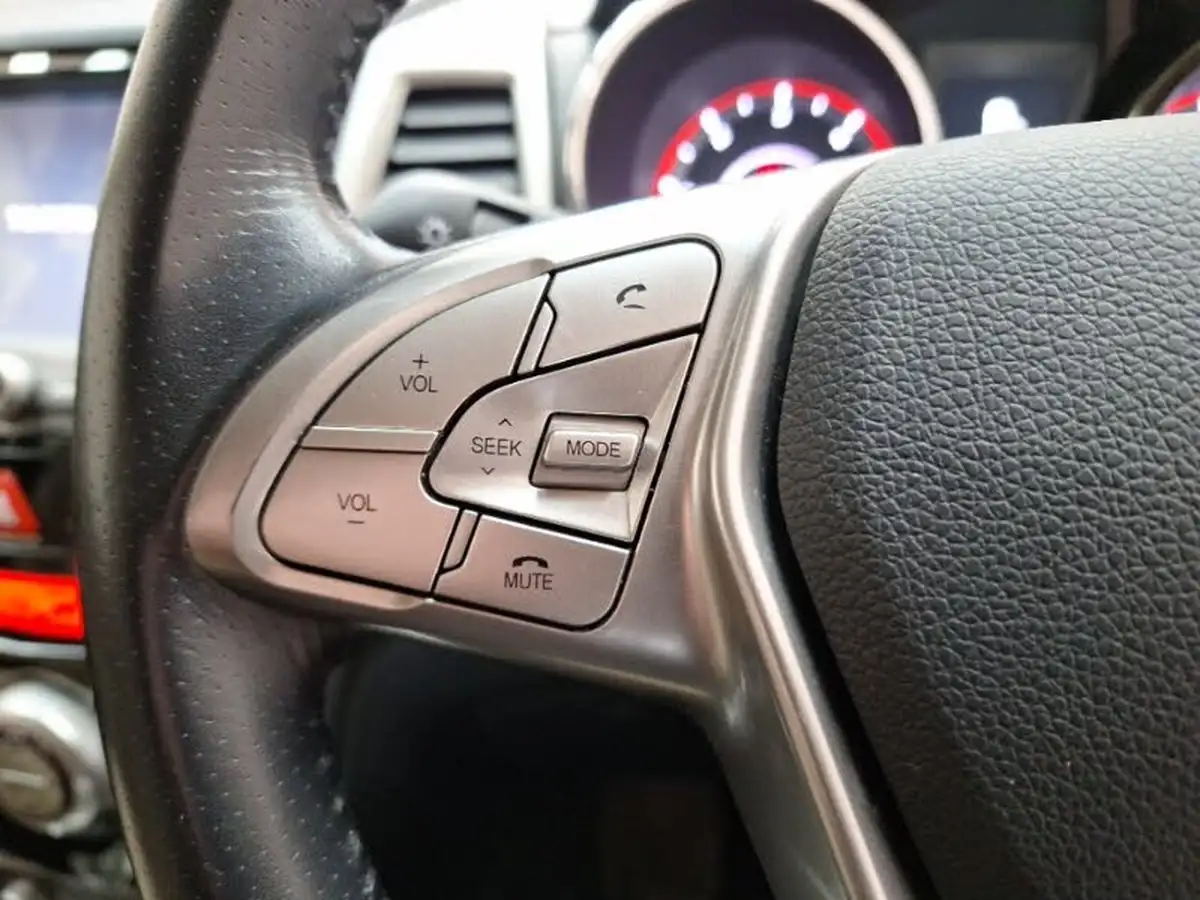 2018-kgm-ssangyong-tivoli-16td-elx-red-styling-packblack-auto-big-15