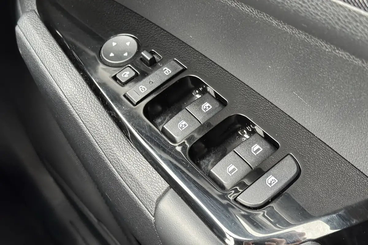 2023-kia-sportage-16-t-gdi-3-148bhp-big-27