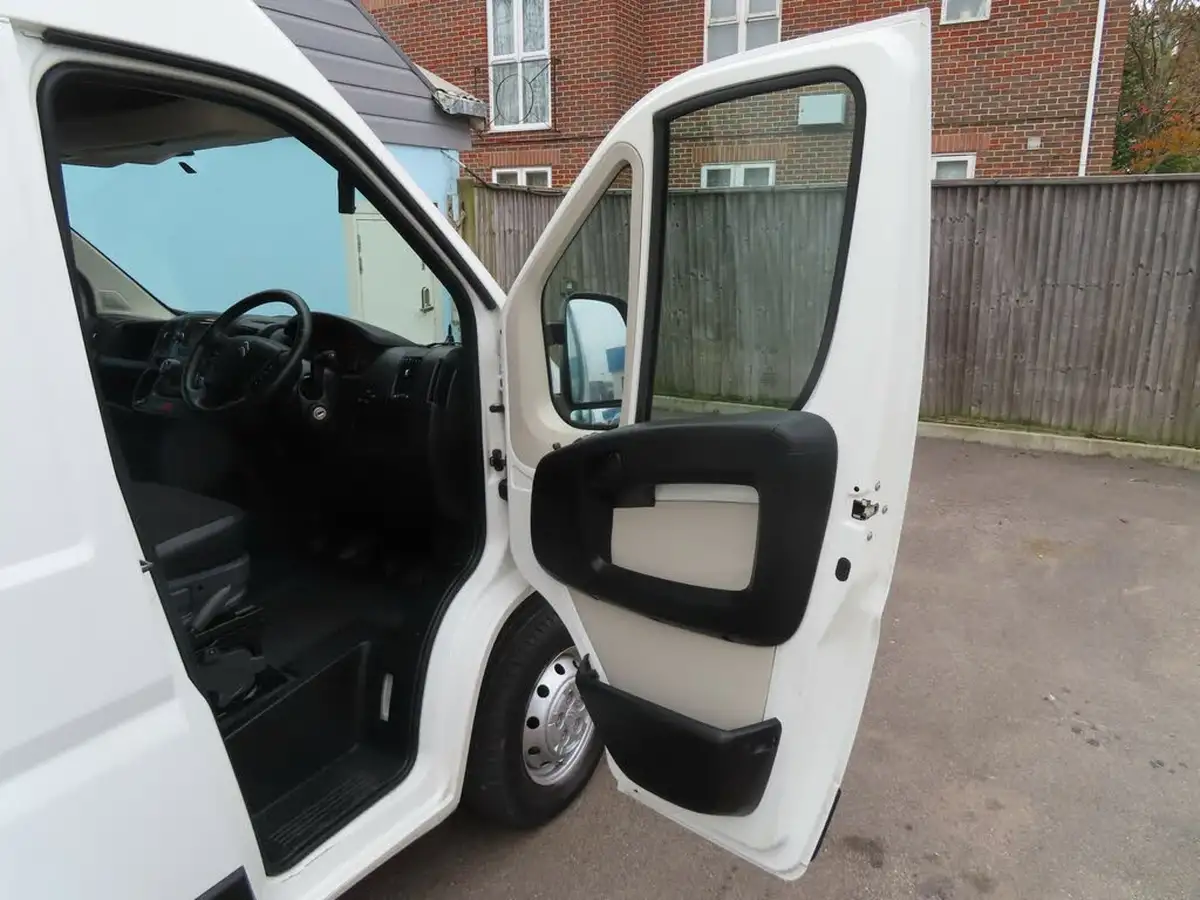 2018-citroen-relay-20bluehdi-33-l2h2-enterprise-130eu6-big-28