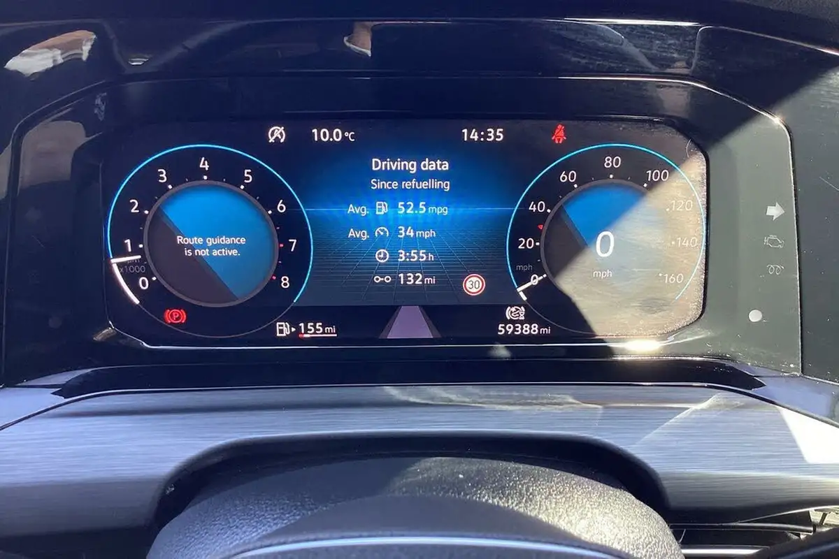 2022-volkswagen-golf-15-tsi-style-130ps-hatchback-big-50