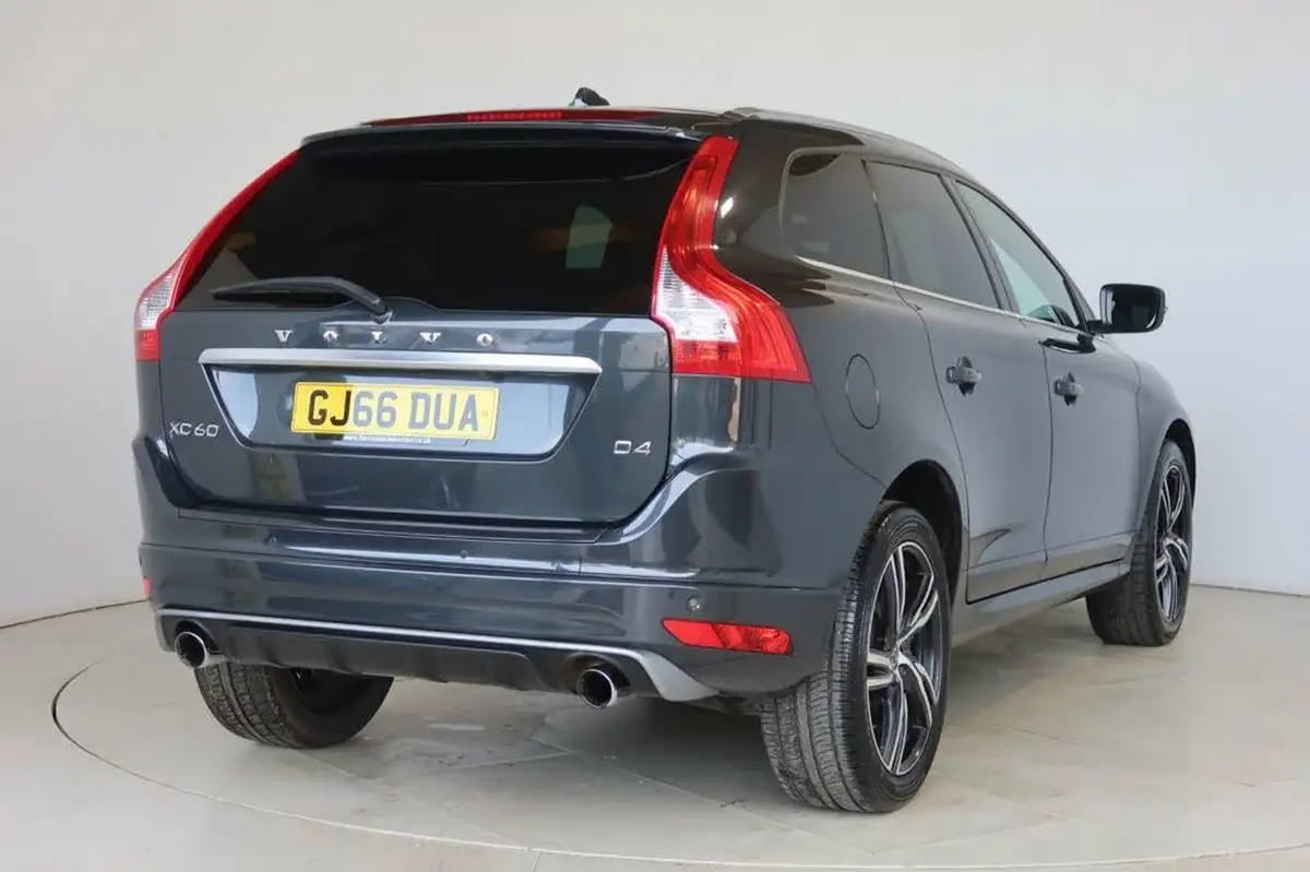 2016-volvo-xc60-20td-d4-r-design-lux-nav-big-16