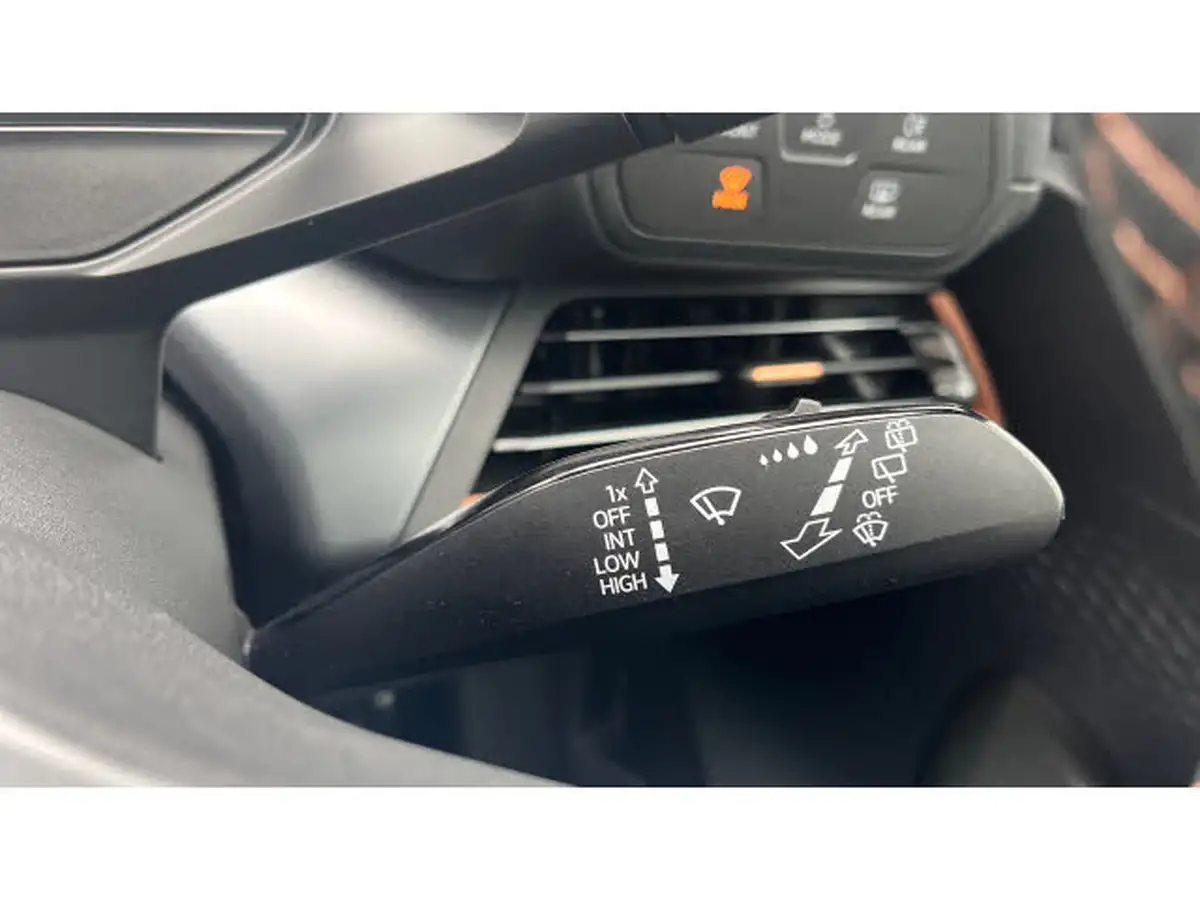 2022-cupra-born-e-v2-204ps-58kwh-big-24
