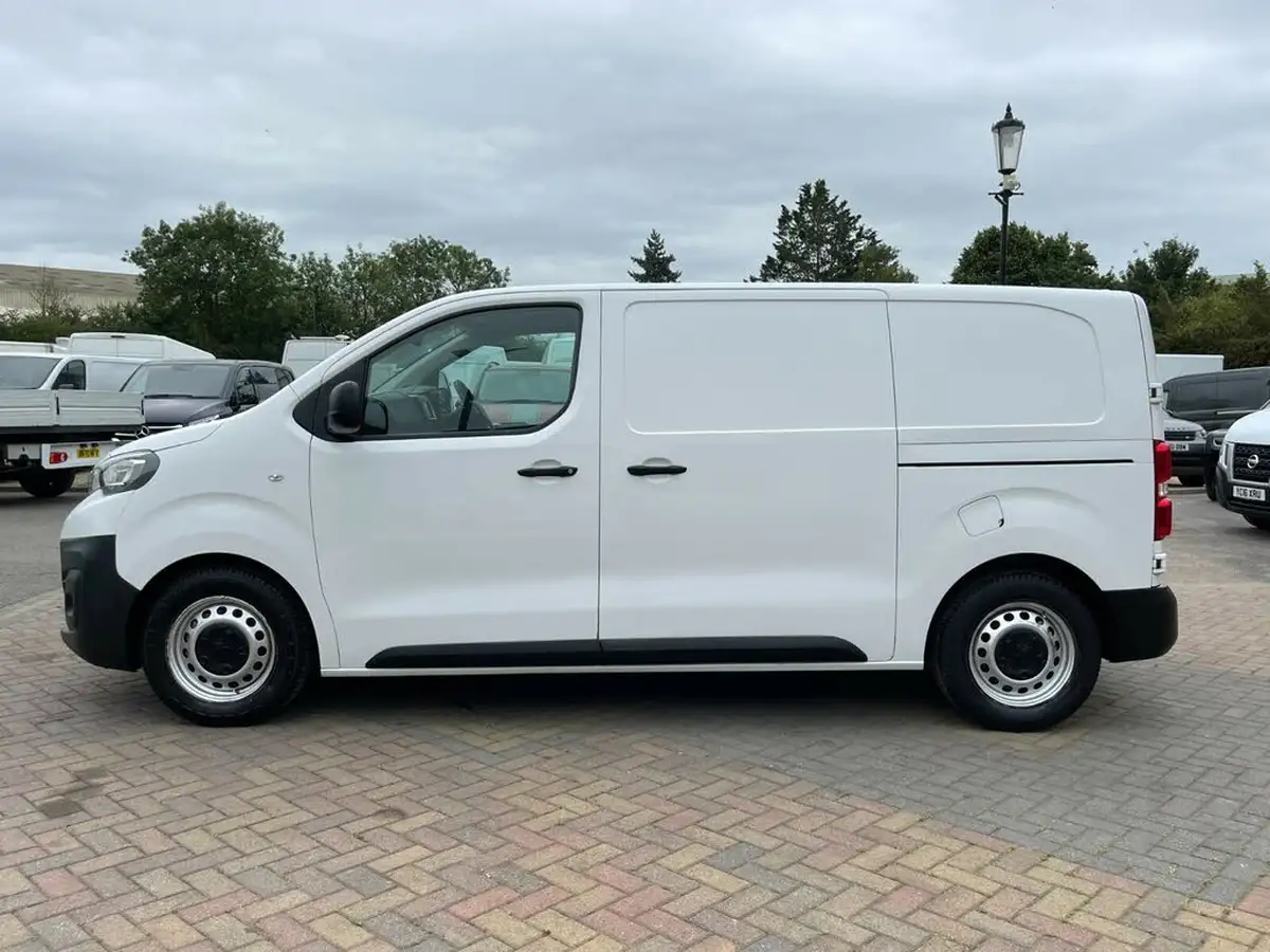 2019-peugeot-expert-15-bluehdi-professional-compact-1000-big-8