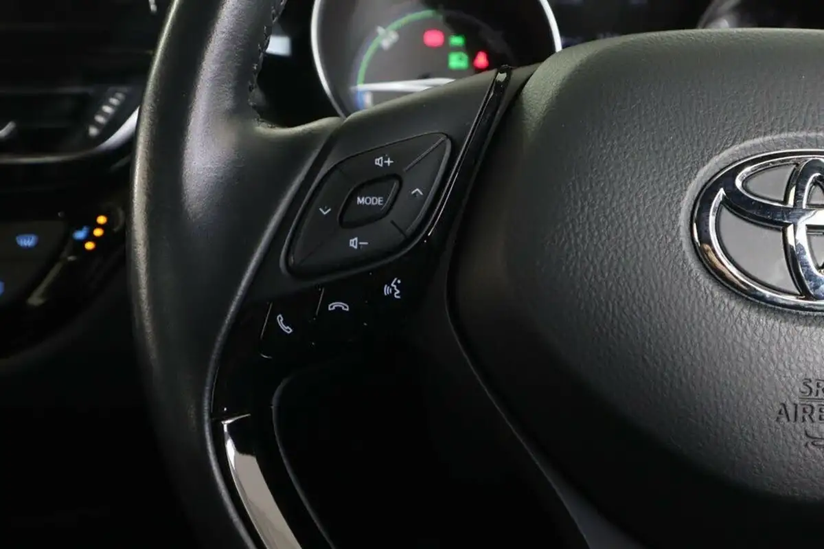 2021-toyota-c-hr-18-vvt-i-design-big-16