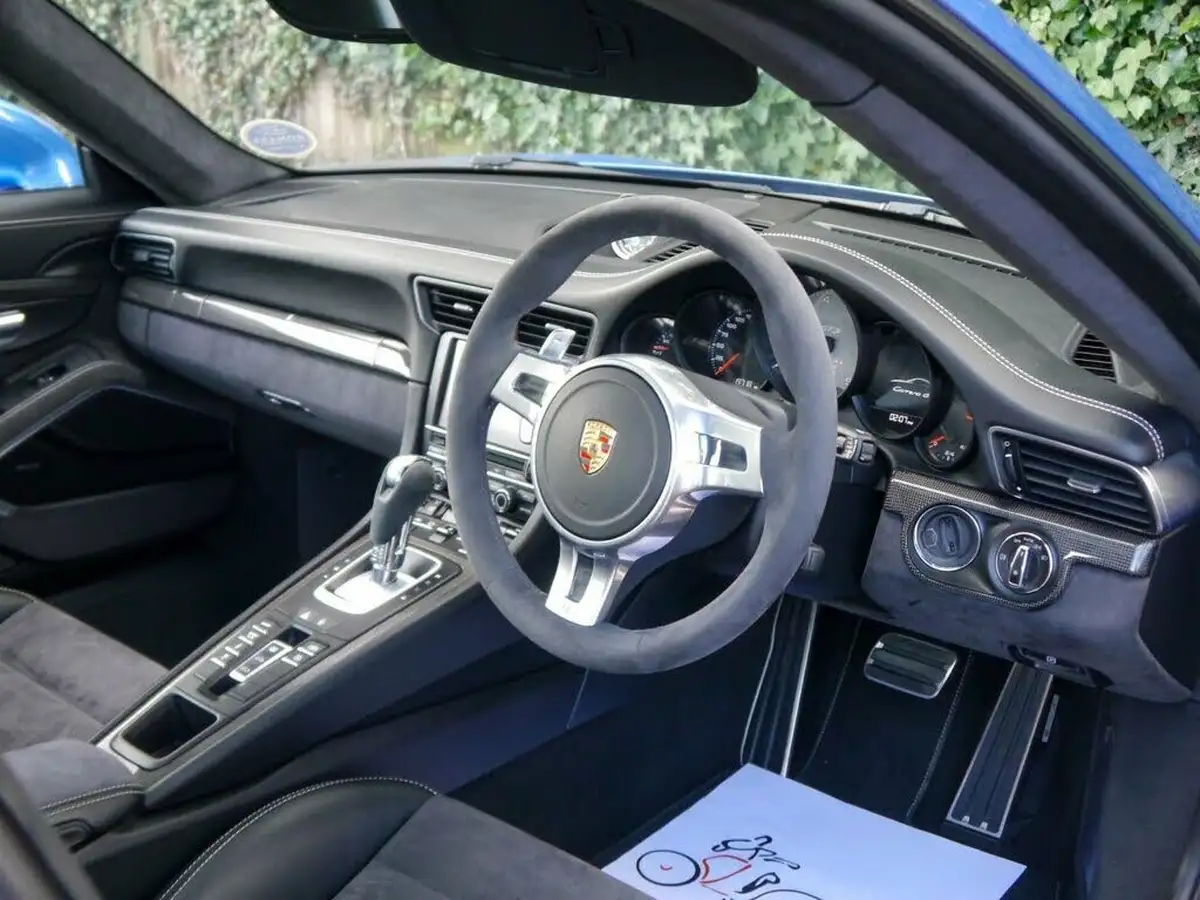 2015-porsche-911-38-carrera-gts-coupe-pdk-big-33