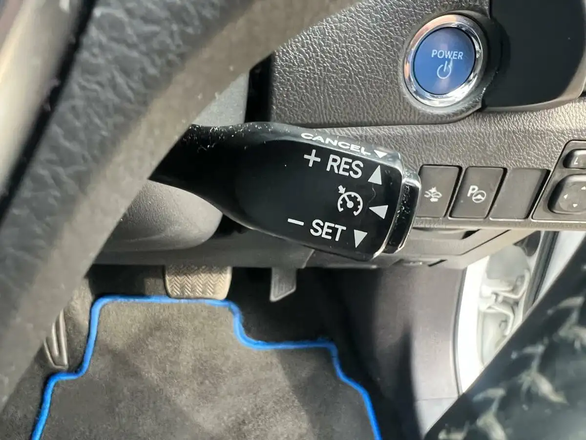 2017-toyota-auris-18-vvt-i-hsd-excel-estate-big-19