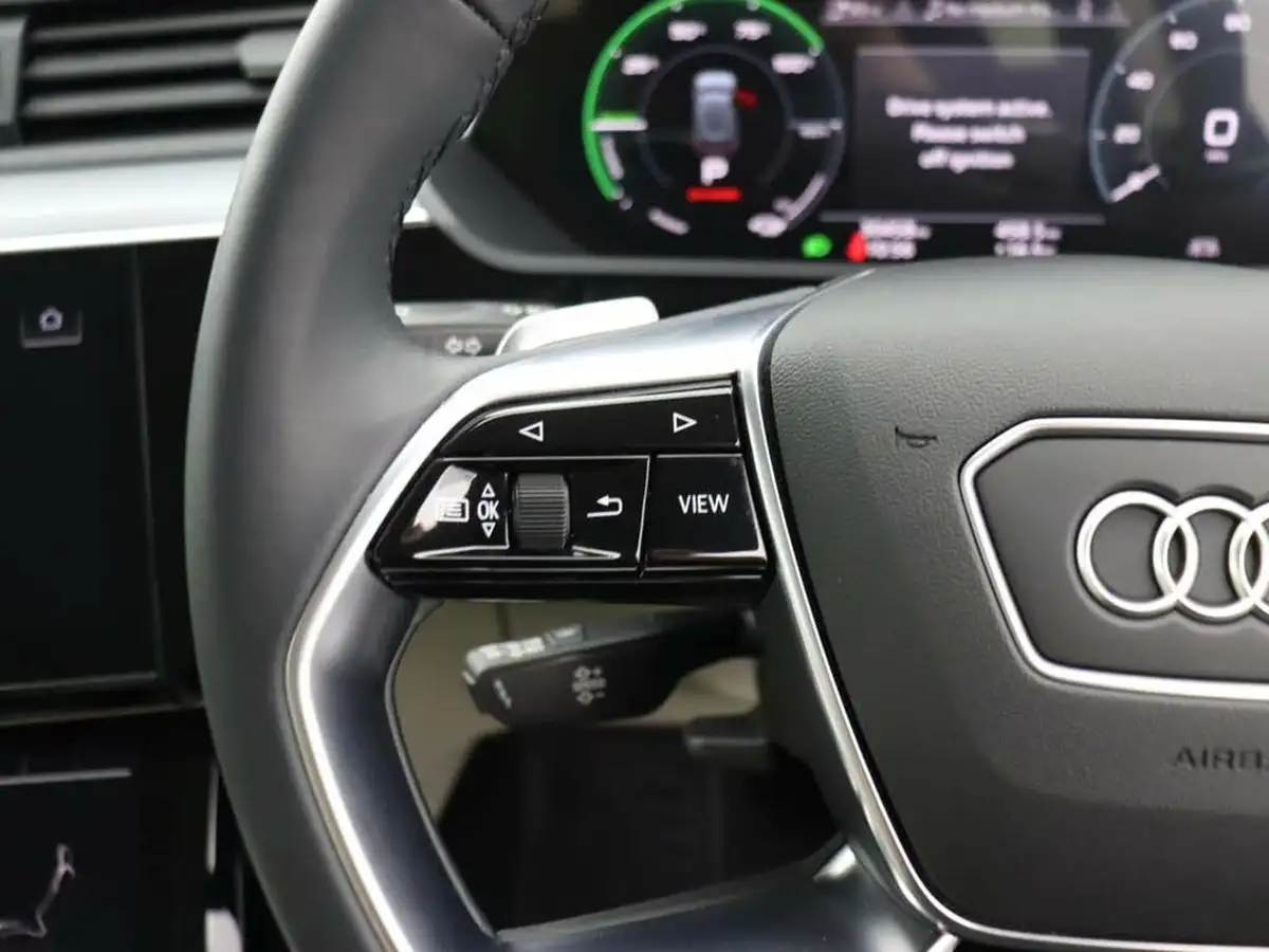 2021-audi-e-tron-50e-technik-station-wagon-big-15