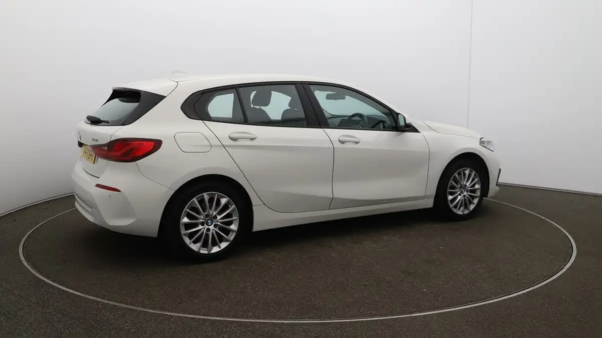 2022-bmw-1-series-15-118i-se-big-43