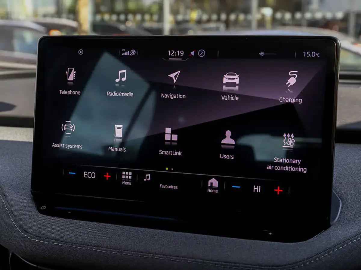 2022-skoda-enyaq-e-80-82-kwh-big-11