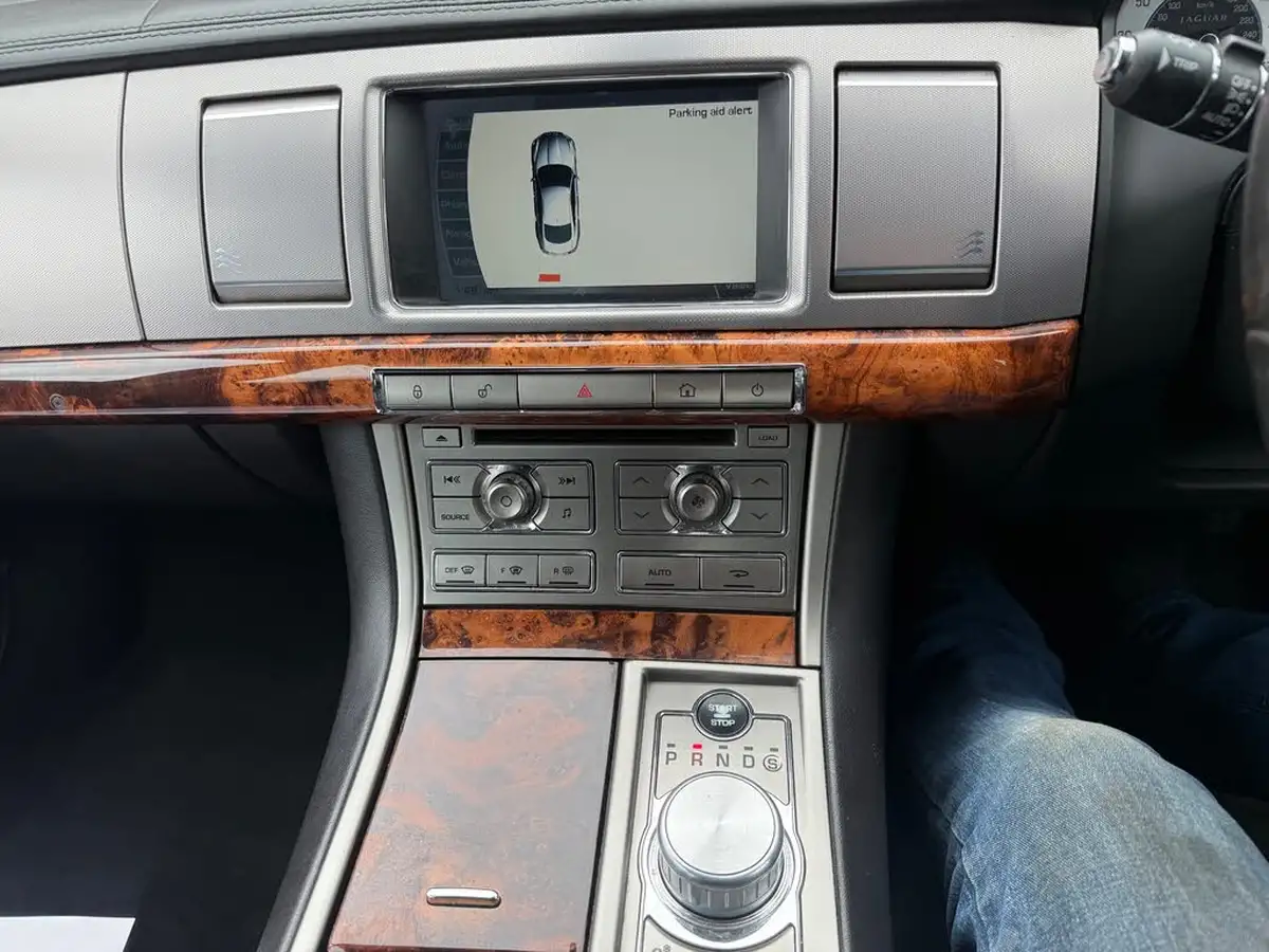 2009-jaguar-xf-27td-premium-luxury-big-24