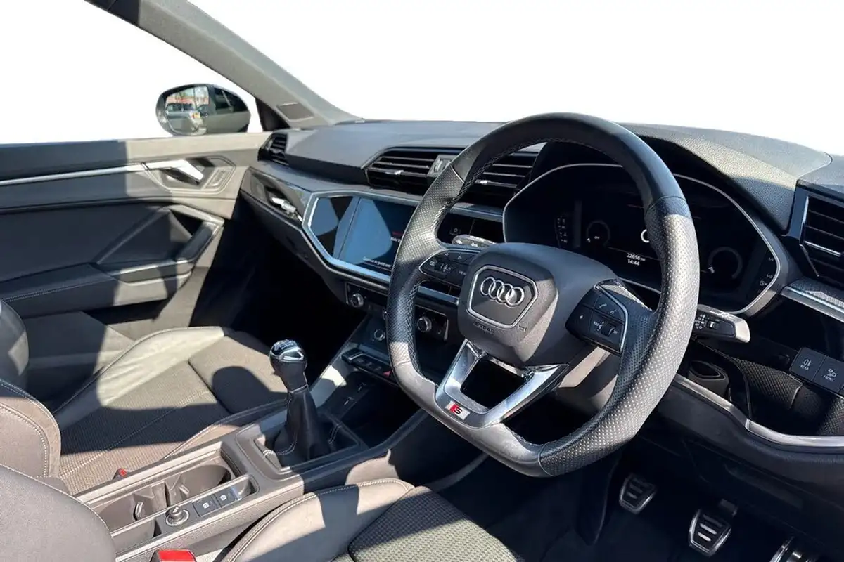 2021-audi-q3-15-35-tfsi-black-edition-codcomfort-sound-pack-sportback-big-13