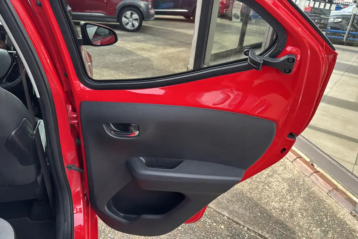 2018-toyota-aygo-10-vvt-i-x-style-71bhp-big-23