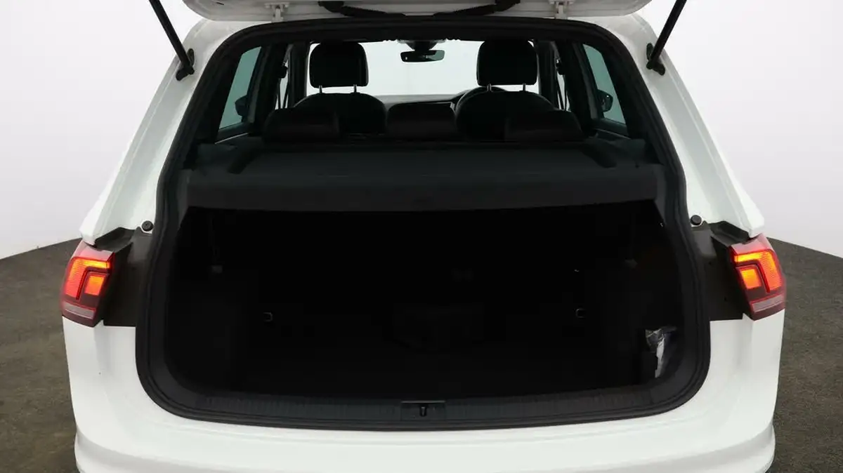 2021-volkswagen-tiguan-15-tsi-r-line-big-16